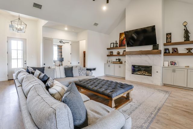 309 N 9th Street, Wolfforth, TX 79382