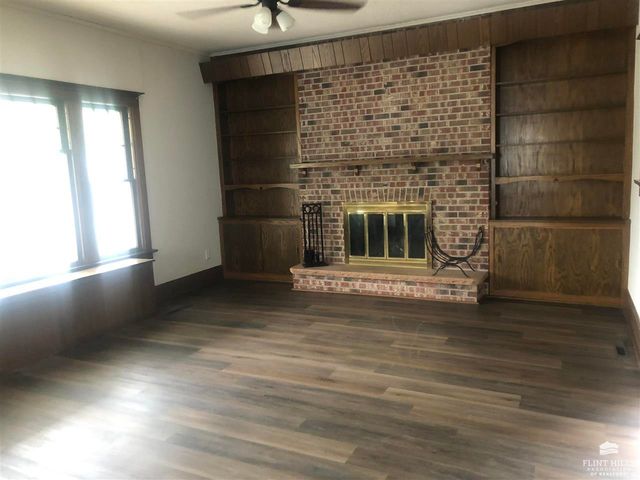 911 N Cedar, Abilene, KS 67410