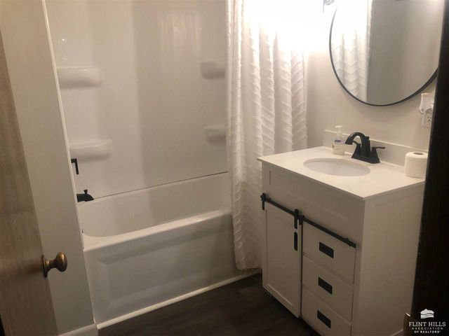 911 N Cedar, Abilene, KS 67410