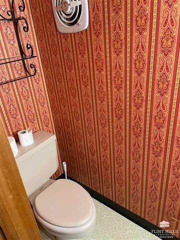 911 N Cedar, Abilene, KS 67410