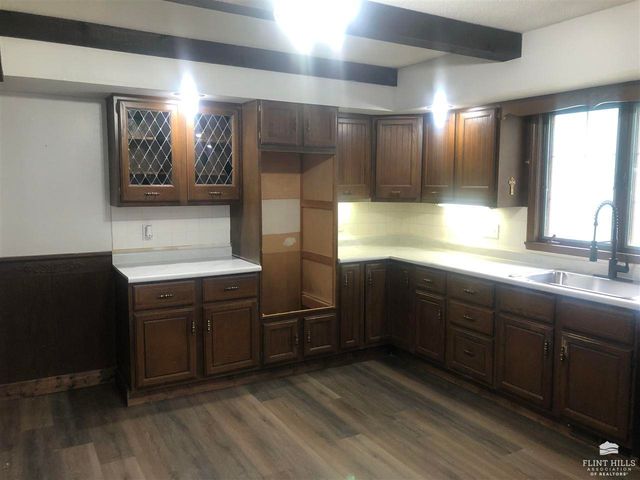 911 N Cedar, Abilene, KS 67410