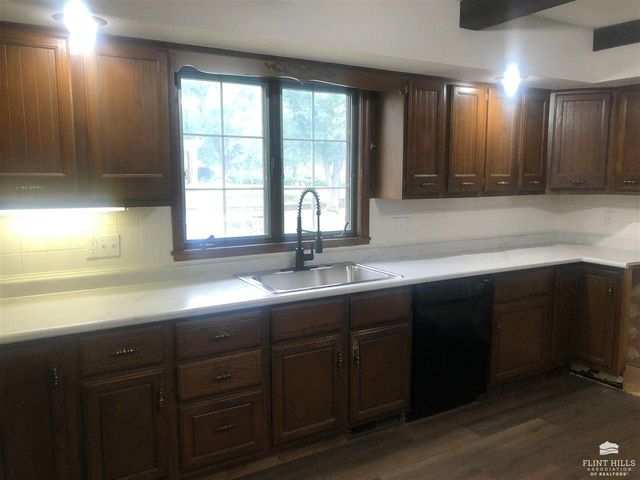 911 N Cedar, Abilene, KS 67410