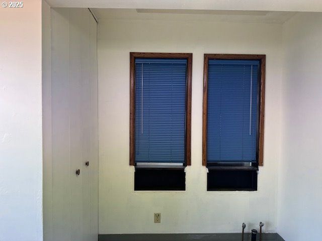 540 W 10TH Ave, Junction City, OR 97448