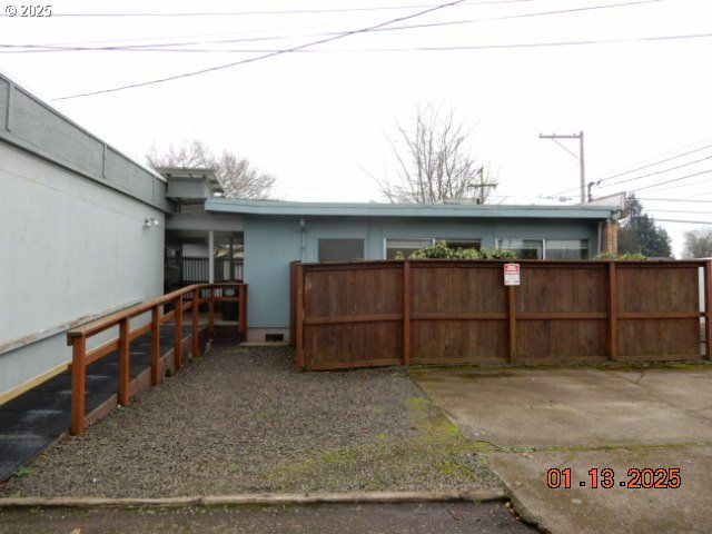 540 W 10TH Ave, Junction City, OR 97448