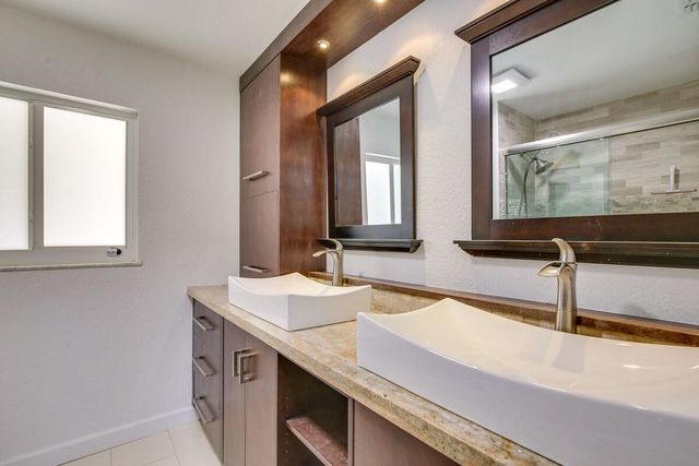 3530 NE 13th Avenue, Oakland Park, FL 33334