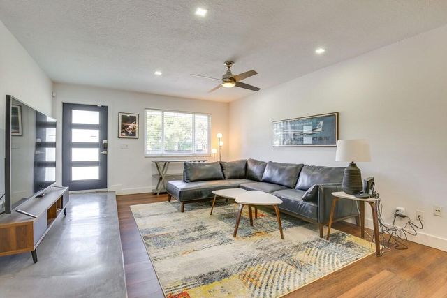 3530 NE 13th Avenue, Oakland Park, FL 33334