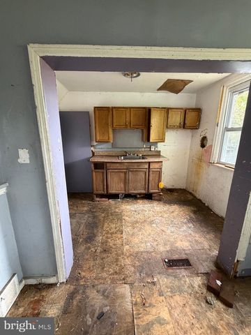 652 E ANNSBURY ST, Philadelphia, PA 19120