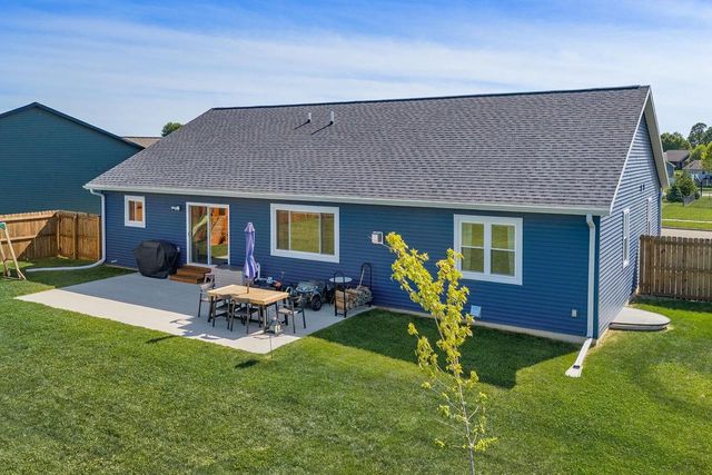 2055 Willow Run, Reedsburg, WI 53959