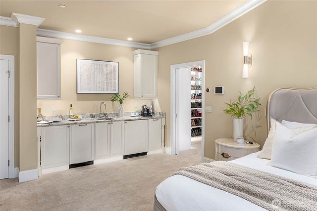 27216 SE Grand Ridge Drive, Issaquah, WA 98029