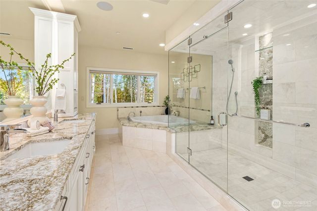 27216 SE Grand Ridge Drive, Issaquah, WA 98029