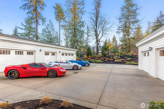 27216 SE Grand Ridge Drive, Issaquah, WA 98029