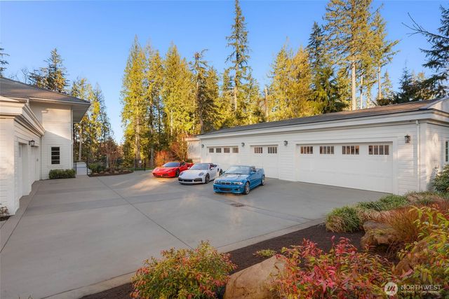 27216 SE Grand Ridge Drive, Issaquah, WA 98029