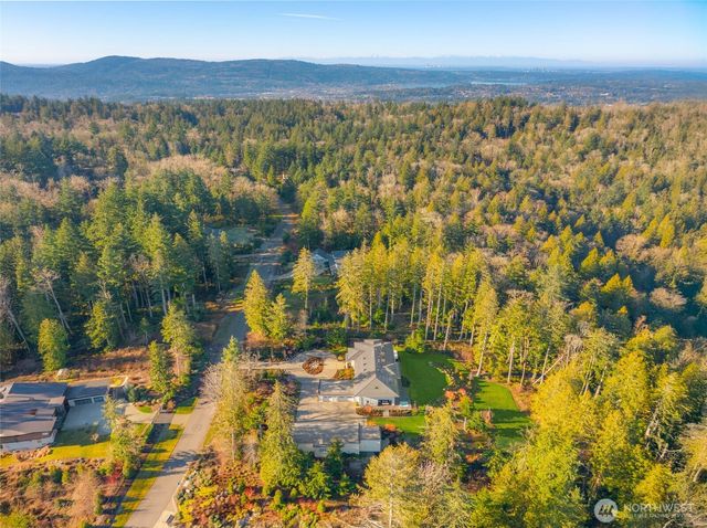 27216 SE Grand Ridge Drive, Issaquah, WA 98029
