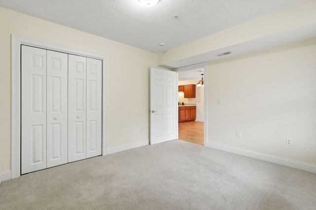 27 Greenleaves 726, Amherst, MA 01002
