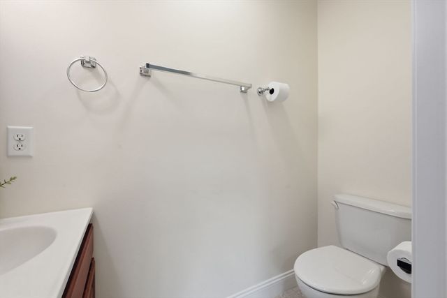 27 Greenleaves 726, Amherst, MA 01002