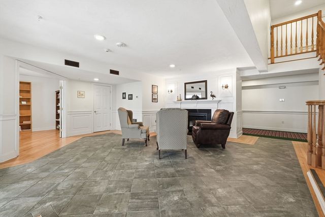 27 Greenleaves 726, Amherst, MA 01002