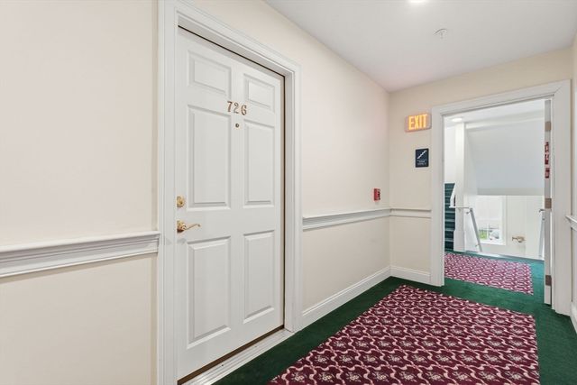 27 Greenleaves 726, Amherst, MA 01002