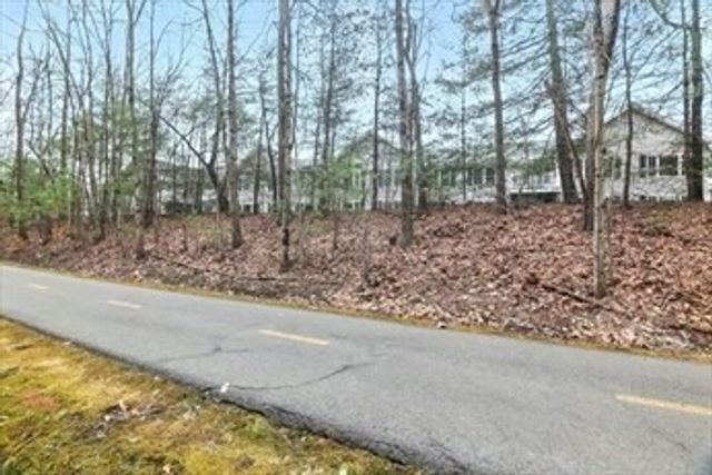 27 Greenleaves 726, Amherst, MA 01002