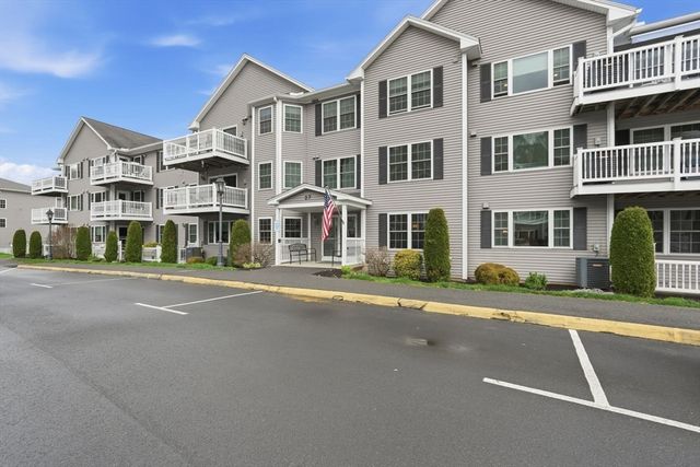 27 Greenleaves 726, Amherst, MA 01002