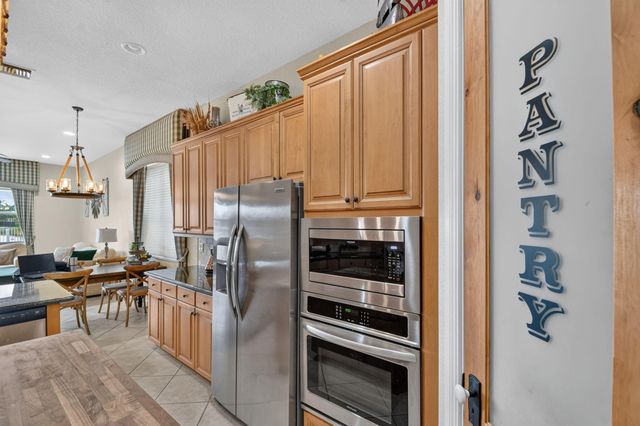 6839 Houlton Circle, Greenacres, FL 33467