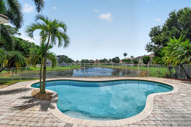 6839 Houlton Circle, Greenacres, FL 33467