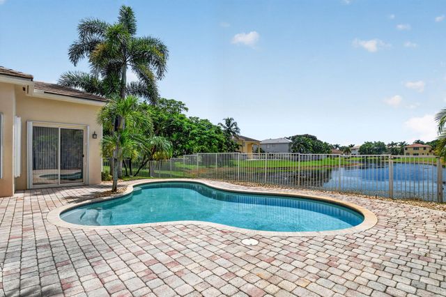 6839 Houlton Circle, Greenacres, FL 33467