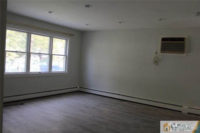 65 Washington Avenue, Iselin, NJ 08830
