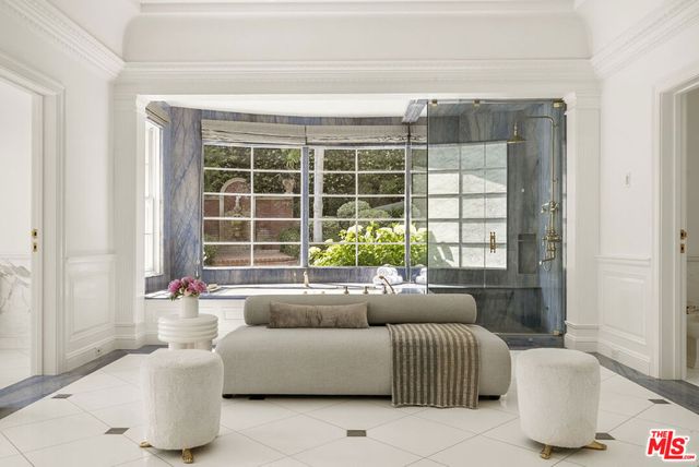 1001 N Crescent Drive, Beverly Hills, CA 90210