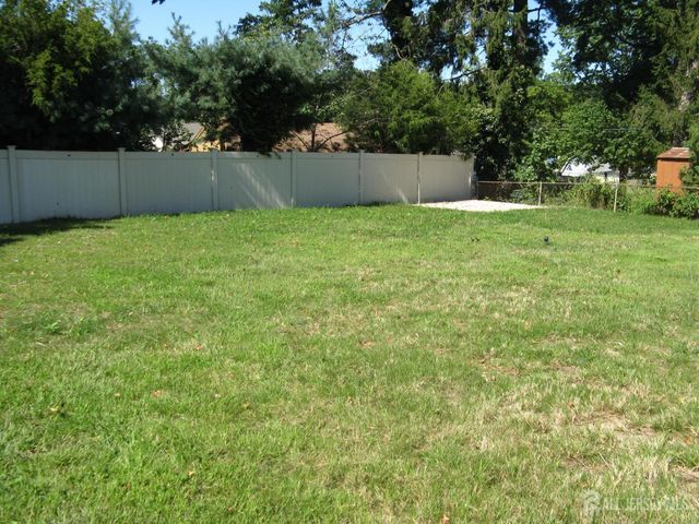27 Violet Terrace, Milltown, NJ 08850