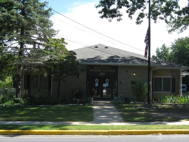 27 Violet Terrace, Milltown, NJ 08850