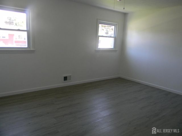 27 Violet Terrace, Milltown, NJ 08850