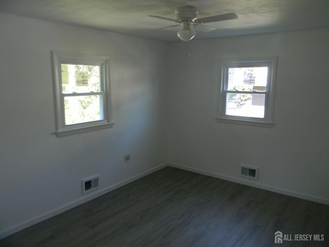 27 Violet Terrace, Milltown, NJ 08850