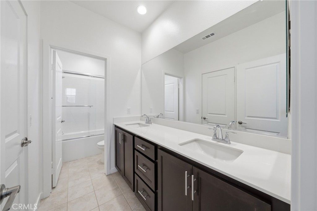 Image 34 of property listing at 4231 Adishian, Corona, CA 92883