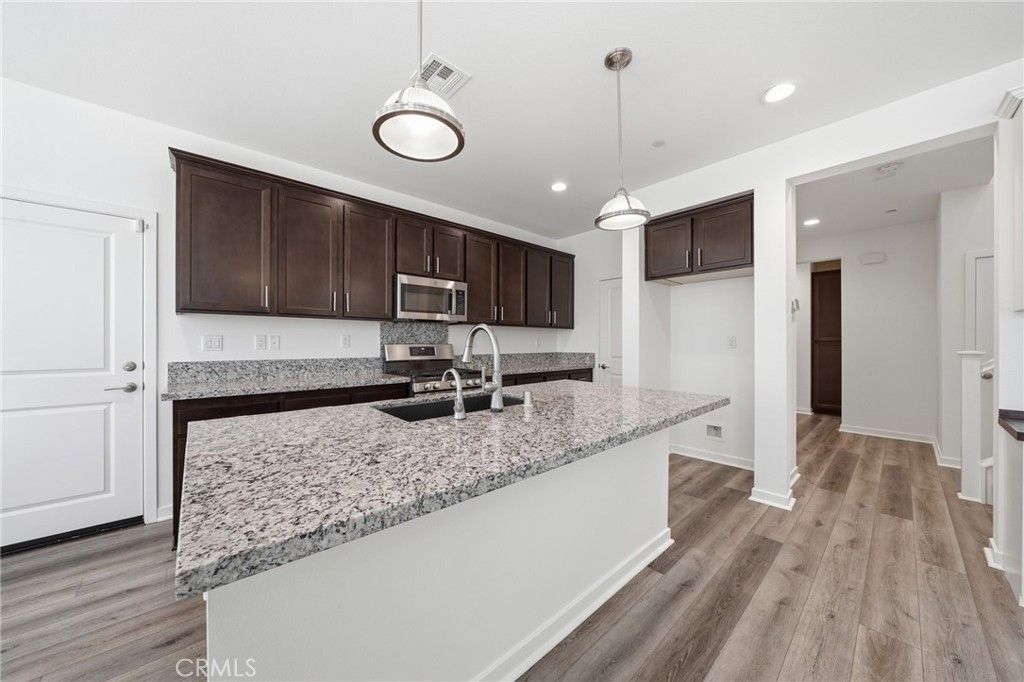 Image 7 of property listing at 4231 Adishian, Corona, CA 92883