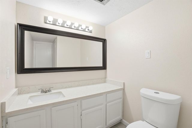 7235 Battle Hills Drive, Houston, TX 77040