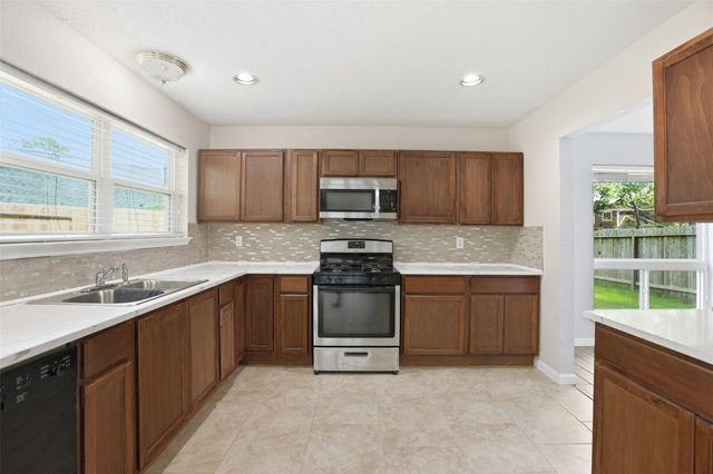 7235 Battle Hills Drive, Houston, TX 77040