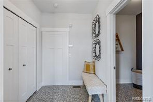 1940 Elizabeth Lane, Ypsilanti, MI 48198