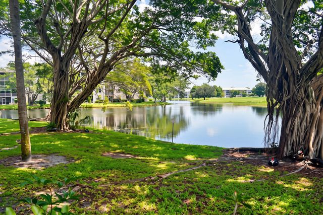 9311 Orange Grove Drive 109, Davie, FL 33324
