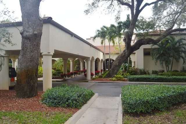 9311 Orange Grove Drive 109, Davie, FL 33324