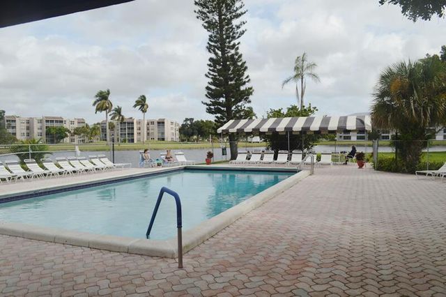 9311 Orange Grove Drive 109, Davie, FL 33324