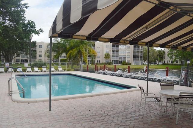 9311 Orange Grove Drive 109, Davie, FL 33324