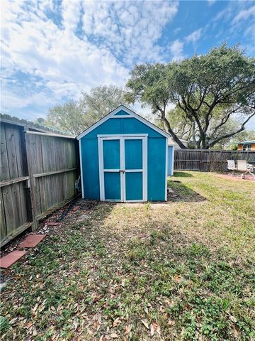 809 N Tenth St, Fulton, TX 78358