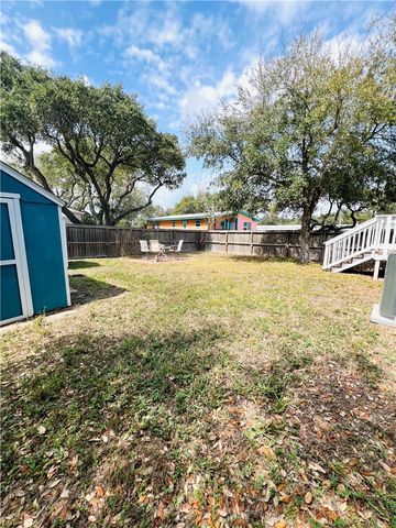 809 N Tenth St, Fulton, TX 78358