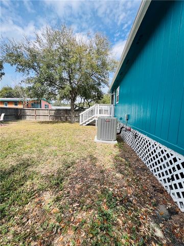 809 N Tenth St, Fulton, TX 78358