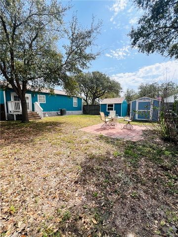 809 N Tenth St, Fulton, TX 78358