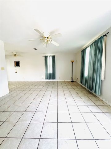 809 N Tenth St, Fulton, TX 78358