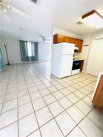 809 N Tenth St, Fulton, TX 78358