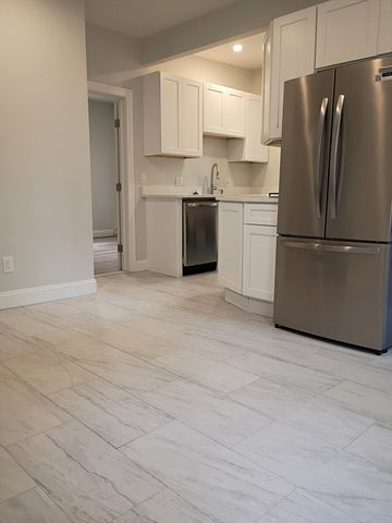 7 Cliff St 1, Attleboro, MA 02703