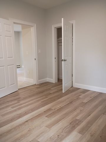 7 Cliff St 1, Attleboro, MA 02703