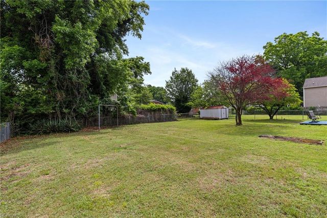224 Chamberlin AVE W, Hampton, VA 23663